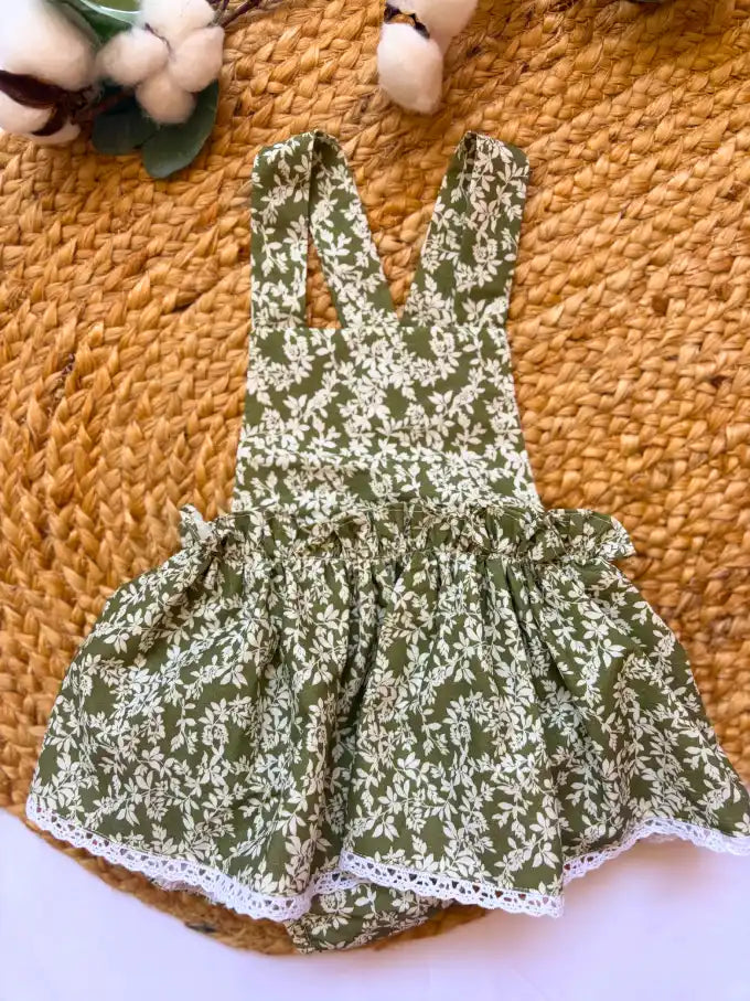 Ranita con volante verde con flores blancas Colección Helecho | MICŪ baby