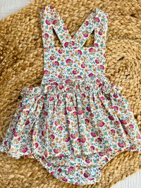 Ranita con volante de flores fucsia y verde agua Orquídea