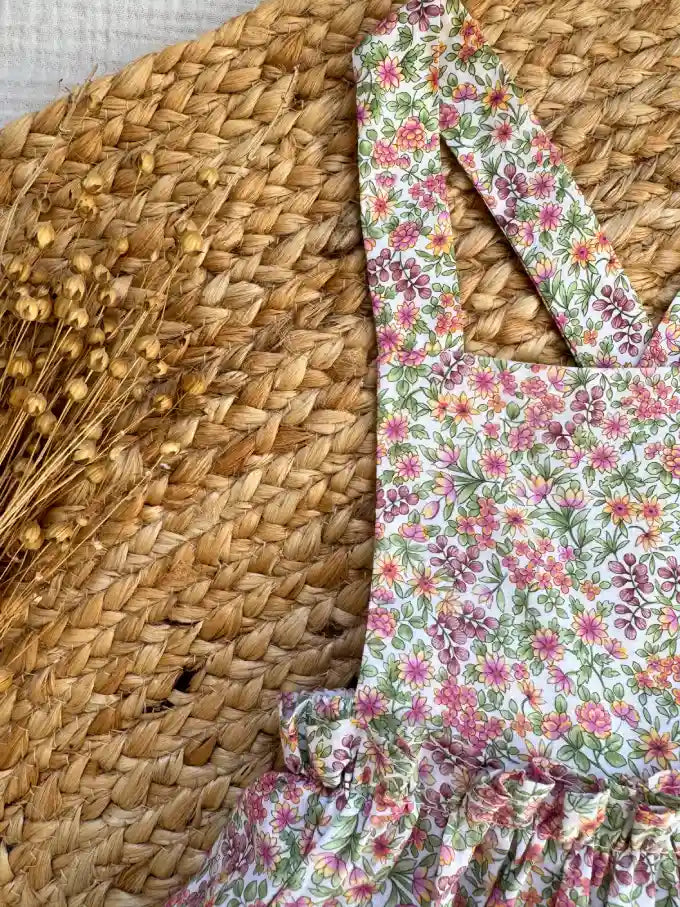 Ranita con volante de flores naranjas Tulipán