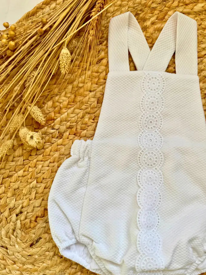 Ranita piqué blanco con detalle central - Colección Margarita