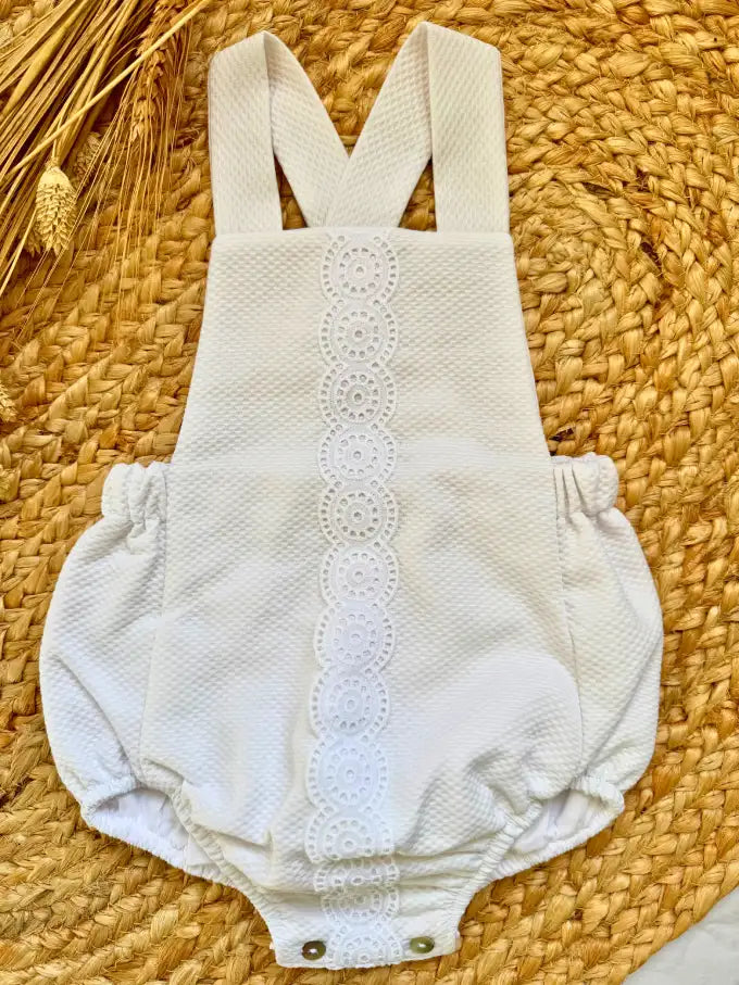 Ranita piqué blanco con detalle central - Colección Margarita