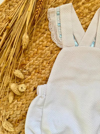 Ranita piqué blanco con pasacintas azul - Colección Margarita